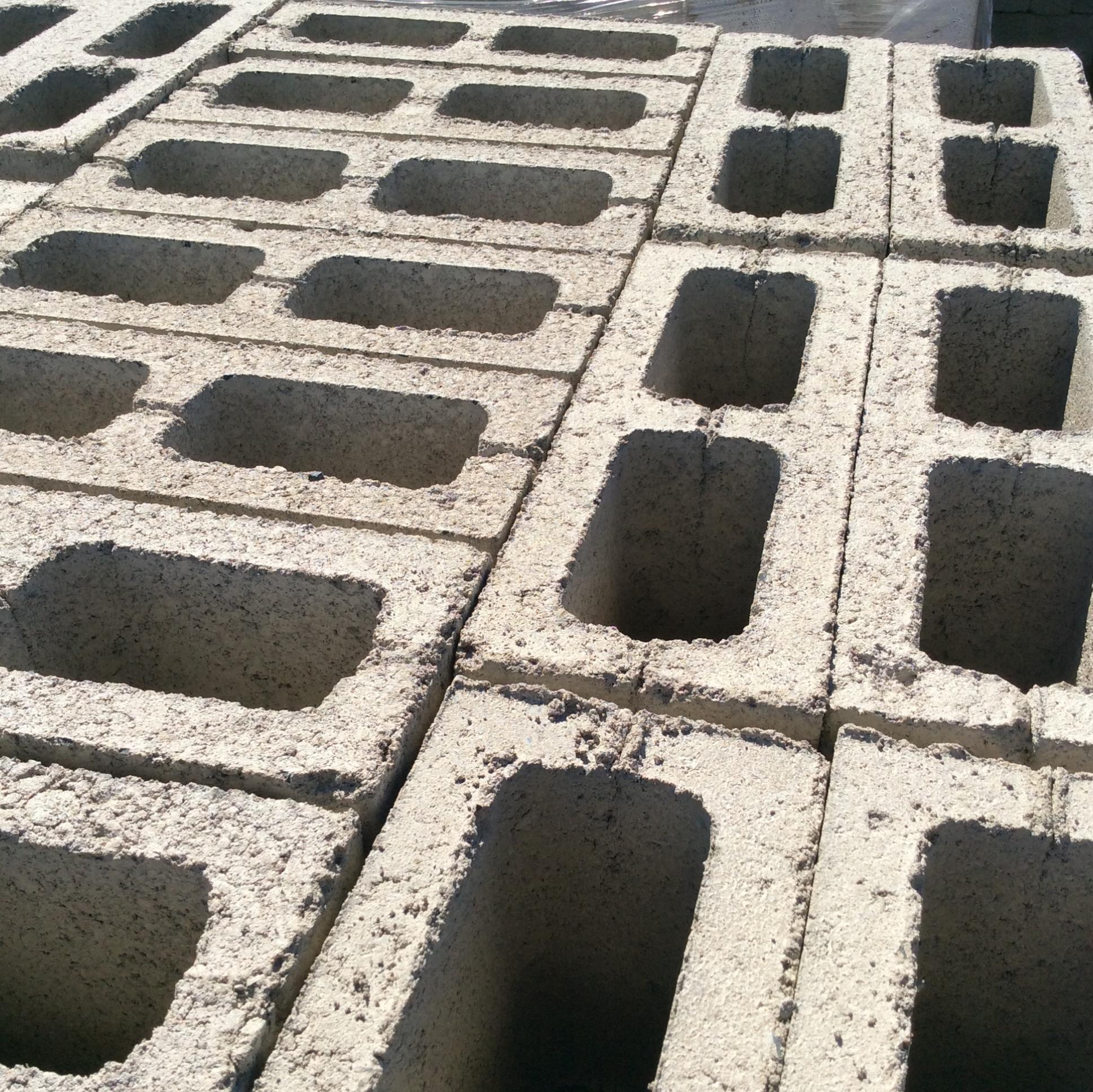 Concrete Block M150 (390x140x190mm) high-strength load-bearing unit for external walls.